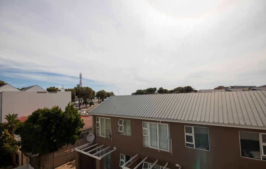 2 Bedroom Property for Sale in Table View Western Cape